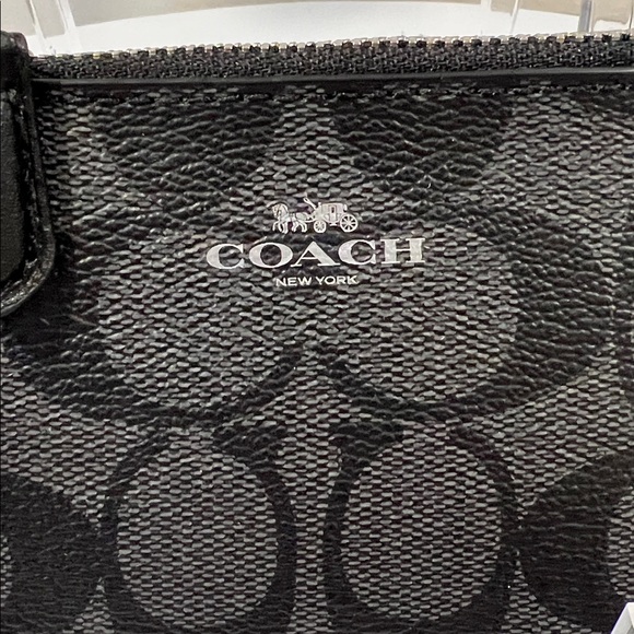 Coach Mini Skinny Signature Black Card Case - NWOT - Picture 3 of 10